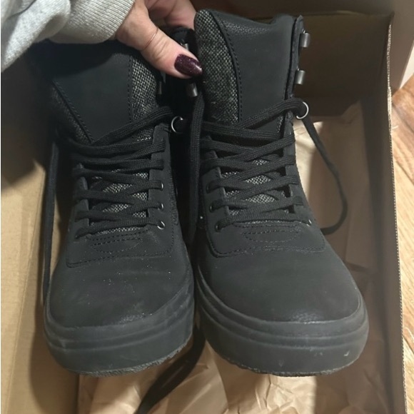 Merrell Black Holly 2 Lace Up Waterproof Boots Size 8.5. - Picture 3 of 7